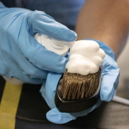Koch Chemie Leather Brush – Perie din păr de cal pentru piele și Alcantara
